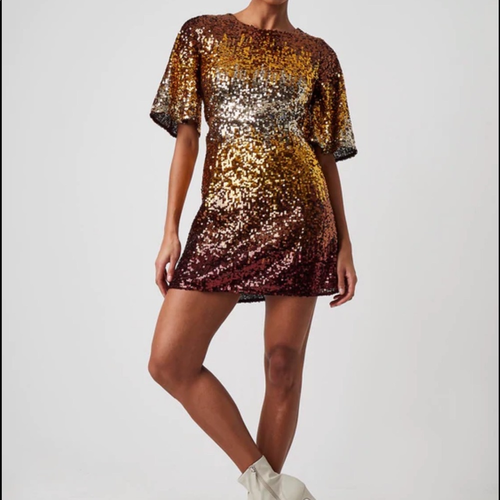 Gorgeous ombré sequin dress. NWT size 8